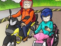 Seorang Pengendara Motor Tabrak Mobil Yang Tengah Parkir Di Bahu Jalan, Diduga Gara Gara Main Hp