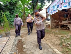Panggul Sekarung Beras,Kapolres Batang Berikan Bantuan Kepada Penderita Hedrosepalus