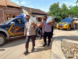 Peduli, Kapolres Batang Bersama PJU Berikan Bantuan Pada Musibah Kebakaran