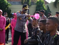 Kapolres Pekalongan Kota Lakukan Tradisi Siraman Dan Pembaretan Pada Bintara Remaja