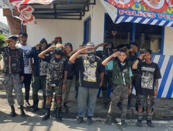 Momen Unik Saat Detik Detik Proklamasi, Sekelompok Anak Punk Melakukan Penghormatan