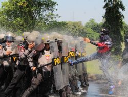 Jelang Pilkada Serentak Th 2020 Polres Pekalongan Gelar Simulasi Sispam Kota