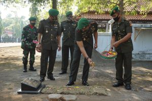 Peduli, Dandim Batang Takziah Almarhumah Ibu Parwiyah