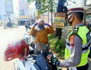 Polres Pekalongan Gencar Lakukan Pendisplinan Masyarakat Terkait Penggunaan Masker