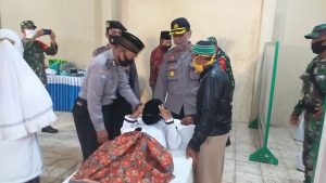 Polsek Pekalongan Timur Gelar Khitanan Massal Dan Sosialisasi Inpres No 06 Tahun 2020