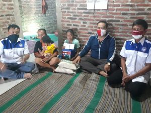 Jumat Berkah, Komnas Perlindungan Anak Kab Batang Berikan Santunan Kepada Anak Yatim Piatu