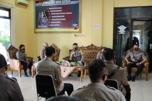 Pimpinan Rapat Anev Harian, Kapolres Pekalongan Ingatkan Personil Patuhi Protokol Kesehatan