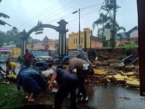Curah Hujan Tinggi, PagarTembok SMKN 1 Blado Roboh