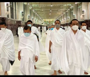 Didepan Ka’bah, Jusuf Kalla Berdoa Untuk Bangsa Indonesia