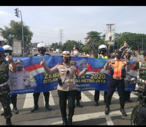 Satlantas Polrestro Jaktim Gelar Sosialisasi Tertib Berkendara Dan Penerapan Prokes Terhadap Pengguna Kendaraan