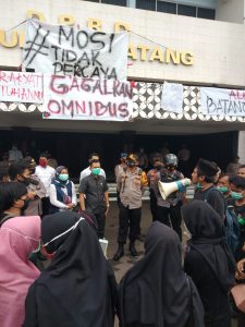 Aksi Demo Damai Tolak UU Omnibus Law Oleh Aliansi Batang Bergerak