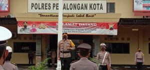 Dua Anggota Polres Pekalongan Kota Naik Pangkat Pengabdian Diupacarakan Oleh Kapolres