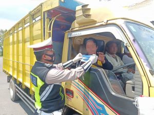 Operasi Zebra Candi 2020, Polisi Hentikan Pengendara Yang Tak Memakai Masker