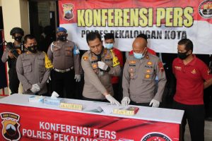 Kedapatan Bawa Sabu ” S Dan MRH” Diamankan Polisi  Kota Pekalongan