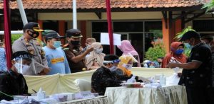 Giat Kapolres Pekalongan Hadiri Simulasi Pemungutan Dan Penghitungan Suara Serta Penggunaan Sirekap Di Tingkat TPS