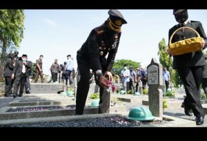 Di Tengah Pandemi, Upacara Bendera Hari Pahlawan Polda Jateng Tetap Khimat