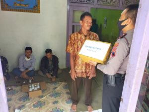 Peduli Korban Kecelakaan, Polres Batang Berikan Bansos