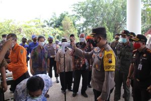 Pastikan Keamanan Nataru, Kapolres Pekalongan Kota Bersama Forkopimda Cek Sejumlah Gereja Dan Pos Keamanan