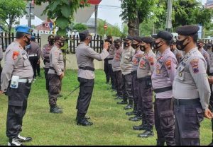 Geser Pasukan, Kapolres Pekalongan Lepas 50  Anggota Terbaiknya Untuk Pam Pilkades Di Kab Pemalang
