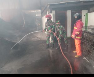 Sebuah Gudang Teh Dandang Ludes Terbakar