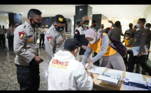 Giat Polda Jateng Laksanakan Swab Evaluasi Pada 16.000 Personil Pengamanan Pilkada Yang Kembali