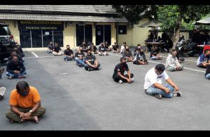 Polresta Surakarta Tangkap 37 Orang Bersenjata Tajam Geruduk Kantor BPR Solo