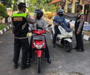 Minimalisir Covid-19, Masuk Mako Polres Pekalongan Personil Dan Tamu Wajib Cek Suhu Tubuh