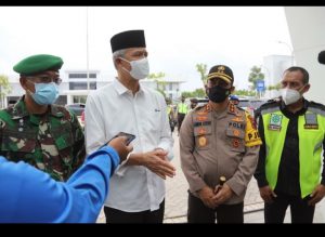 Di Bandara, Kapolda Jateng Jemput Jenazah Habib Ja’far