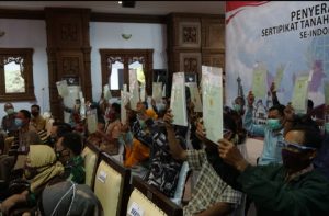 Digelar Virtual, Masyarakat Batang Terima Sertifikat Tanah Program PTSL Dari Presiden RI