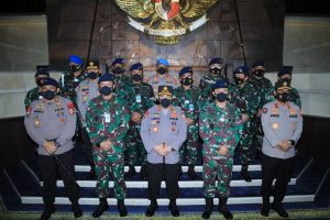 Kunjungi KSAU, Kapolri Harap Sinergitas Dari Atas Hingga Bawah Tegakkan Disiplin Prokes Masyarakat