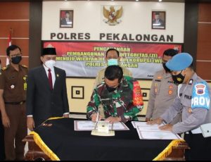 Seluruh Jajaran Polres Pekalongan Canangkan Zona Integritas Menuju WBK
