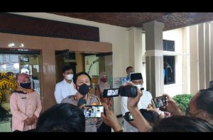 Unik, Press Release Di Polres Banjarnegara Gunakan Helm Gatotkaca Dan Drone Jatayu Thermal Untuk Cek Suhu Tubuh