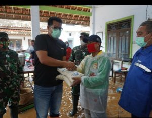 Danrem 071/ Wijayakusuma Meninjau Banjir Di Kelurahan Klidang Lor Batang