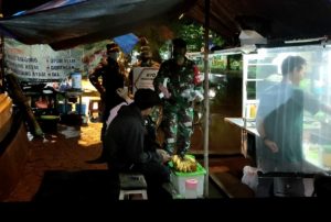 Gelar Ops Yustisi, Danramil Minta Masyarakat Terapkan 5 M Dan Dukung PPKM Skala Mikro