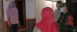 Dukung PPKM , Babinsa Blado Bersama Tim Laksanakan Tracing Terhadap Keluarga Terkonfirmasi Positif Covid-19