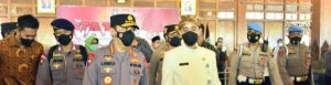 Kapolri Didampingi Kapolda Bersama Walikota Solo Tinjau Vaksinasi Dosen Dan Pemuka Lintas Agama