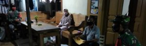 Giat Babinsa Aktif Dampingi Tim Tracking Contact Dalam Penegakan PPKM Mikro
