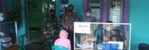 Giat Babinsa Dampingi Khusus Para Lansia Di Reban Ketika Terima Suntikan Vaksinasi Tahap I