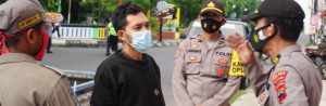 Meminimalisir Covid-19, Tak Kenal Lelah Petugas Gan Di Batang Gencar Tertibkan Masker