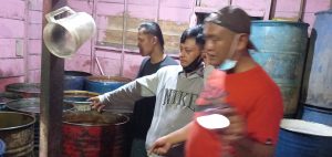 Diduga Tempat Penimbunan Solar, Sebuah Warung Digrebek Reskrim Polres Kendal