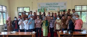 Dengan Perketat Prokes , Karyawan TPI Klidang Lor Kabupaten  Batang Adakan Acara Halal Bihal