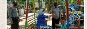 Patroli Obyek Wisata, Polisi Bagikan Masker