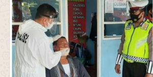 Polres Pekalongan Perketat Pemeriksaan Swab Antigen Di Pos Penyekatan