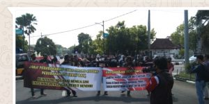 Puluhan Aktivis Gruduk Pendopo Pemalang, Tagih Janji 100 Hari Bupati