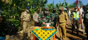 Antusias Warga Kalisalak, Pra TMMD Sengkuyung Tahap II Warnai Dengan Pemotongan Tumpeng Dan Peletakan Batu Pertama