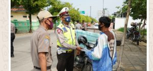 Petugas Gabungan Di Batang Intens Edukasi Warga Disiplin Terapkan Prokes