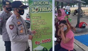 Sambangi Lokasi Keramaian Warga, Polsek Pekalongan Utara Patroli Woro Woro Ajak Warga Disiplin Prokes