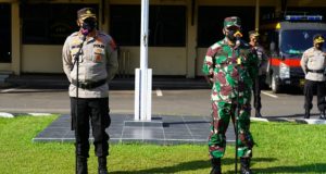 Tim Gabungan Melaksanakan Penyemprotan Disinfektan Serentak, Cegah Penyebaran Covid-19