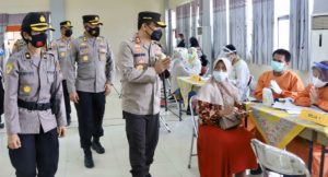 Kapolda Jateng Tinjau Vaksinasi Dan Launching E-Office Di Magelang