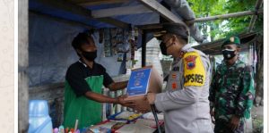 Jajaran Polres Batang Bagikan 200 Paket Sembako Pada Warga Miskin Dan Angkringan